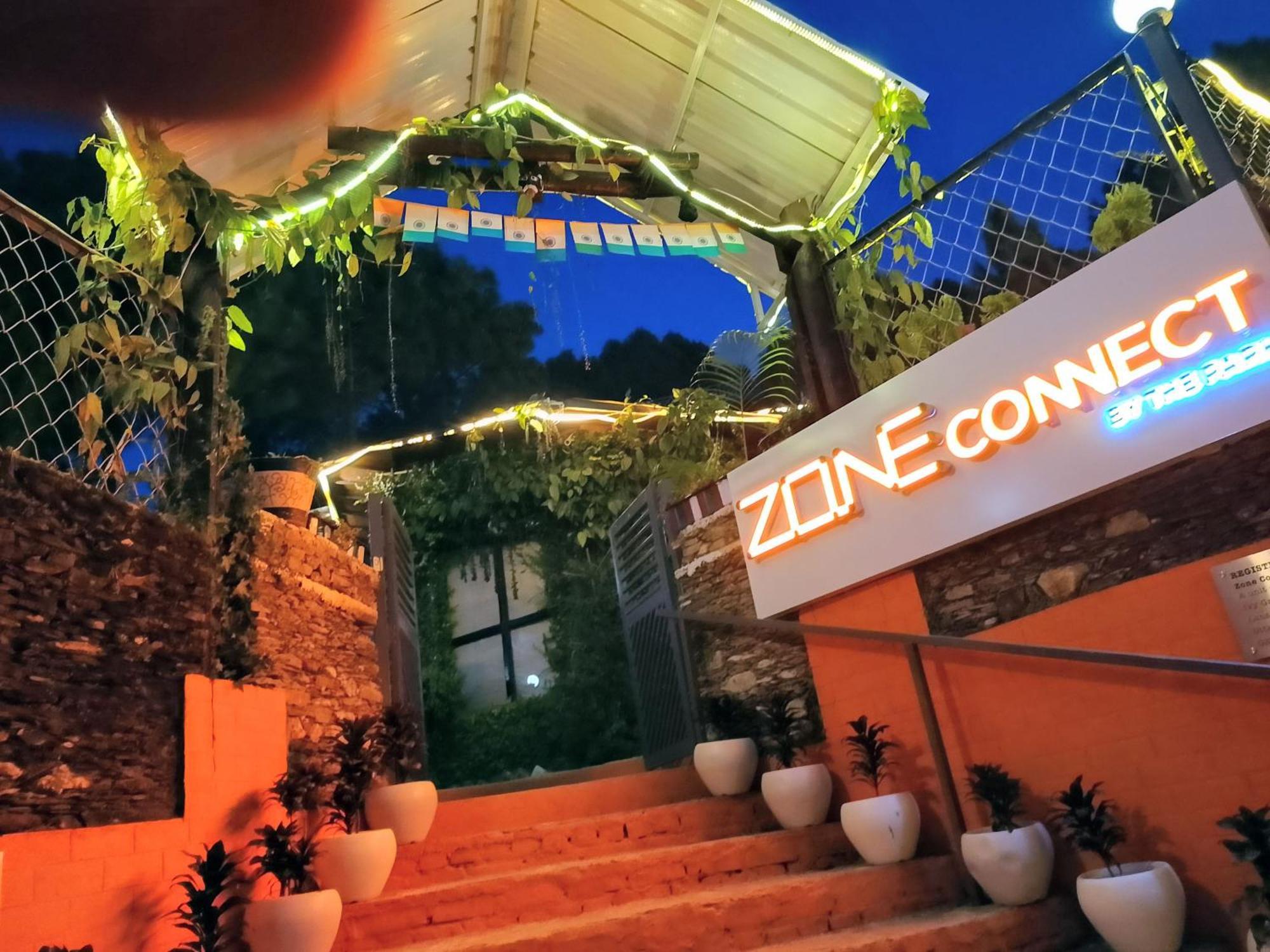 Zone Connect By The Park, Lansdowne Hotel Bagian luar foto