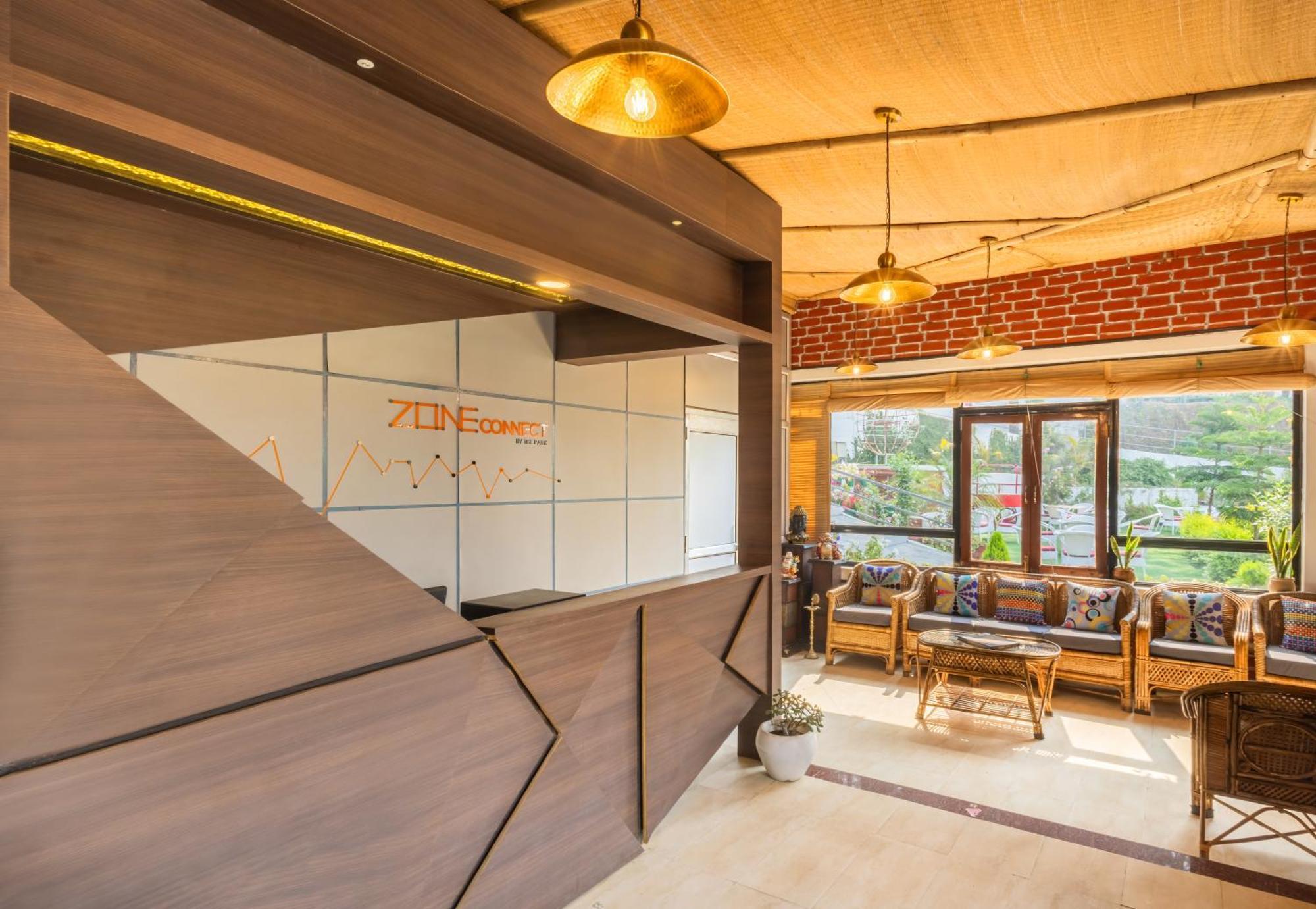 Zone Connect By The Park, Lansdowne Hotel Bagian luar foto