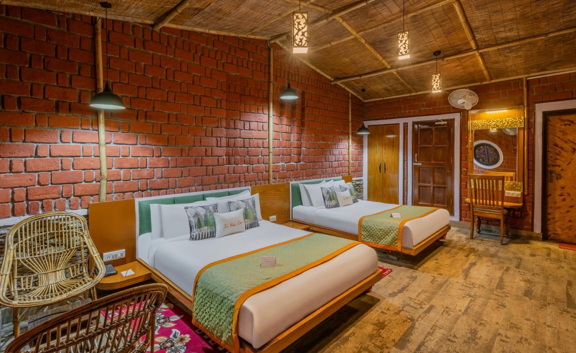Zone Connect By The Park, Lansdowne Hotel Bagian luar foto